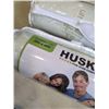 Image 2 : 2 NEW STANDARD SIZE BAMBOO MEMORY FOAM PILLOWS, RETAIL $85 EA. TOTAL $170