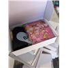 Image 2 : PHOTO ALBUM AND BABY GENDER REVEAL KITS