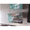 Image 3 : NEW HEATED GLOVES AND 2 ALCOHOL WIPE BOXES, 220 AND 300PC COUNTS