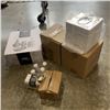 Image 1 : 4PC BATRHROOM ACCESSORY KIT, 2 TISSUE BOXES, SHOWER HOOKS AND NAPKIN RINGS