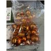 Image 3 : CHRISTMAS LIGHTS AND DECORATIVE BALLS