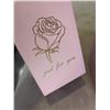 Image 2 : 2 ROSES IN DISPLAY CASES