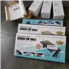 Image 3 : 3 SCREEN TOP SHELF, 3 FABRIC SHAVERS AND 3 KIDS GROWTH CHARTS