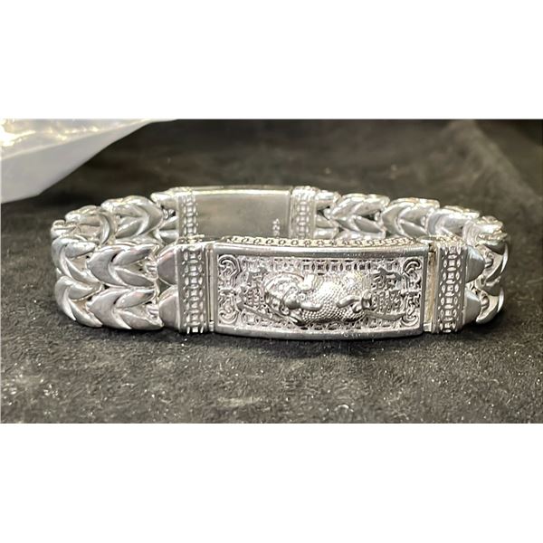 CHAINED BRACELET