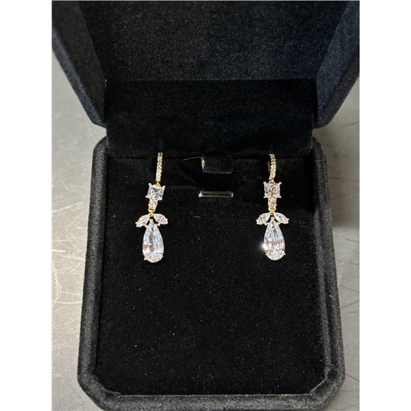 18K GOLD PLATED 2.0CT PEAR CUT SIMULATED DIAMOND (CZ) DANGLE EARRINGS