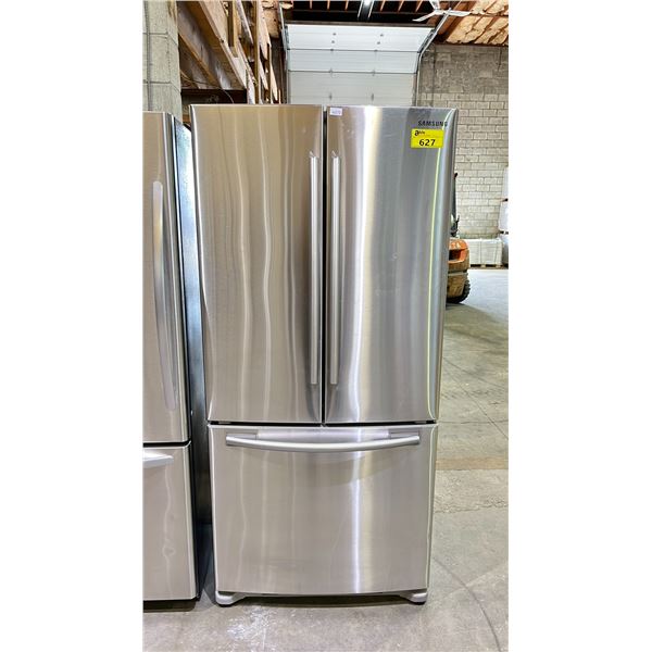 SAMSUNG RF197ACRS 32"W STAINLESS STEEL DOUBLE DOOR BOTTOM FREEZER REFRIGERATOR
