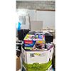 Image 1 : PALLET OF ASSORTED COOKWARE, LUGGAGE, SPIN MOP, VACUUM, SMALL APPLIANCES & MORE