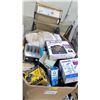 Image 2 : PALLET OF ASSORTED SMALL APPLIANCES, BLANKET, RUGS, UMBRELLAS, WATER FLOSSERS & MORE