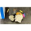 Image 2 : BOX OF MIXED CRYSTALS