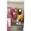 Image 3 : SHELF OF ASSORTED ITEMS INCLUDING; BARBIE JEWELRY BOXES, STAR WARS YOUNG JEDI ADVENTURES LYS SOLAY
