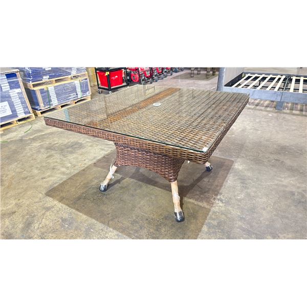 *NEW IN BOX* RATANA HAVANA CLUB 48  X 30  SQUARE GLASS TOP PATIO TABLE