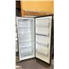 Image 2 : GALANZ GLF16US2E23 28"W STAINLESS STEEL HOUSEHOLD REFRIGERATOR * HANDLES DETHATCHED *