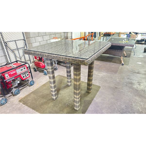 *NEW IN BOX* RATANA PRINCEVILLE 42  X 42  GLASS TOP PATIO BAR TABLE