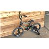 Image 2 : HUFFY ROCK IT 16 SINGLE SPEED KIDS BIKE WITH TRAINING WHEELS