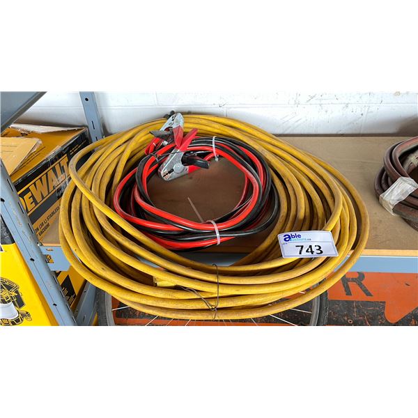 SET OF JUMPER CABLES & HIGH GAUGE EXTENSION CORD