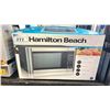 Image 2 : HAMILTON BEACH STAINLESS STEEL 1.1 CU. FT. MICROWAVE OVEN & 26 QUART DIGITAL AIR FRYER OVEN