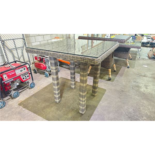 *NEW IN BOX* RATANA PRINCEVILLE 42" X 42" GLASS TOP PATIO BAR TABLE