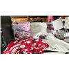 Image 2 : TV TABLE, ASSORTED TOWELS, LAMPS, & MORE