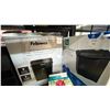 Image 3 : GENIUS 1100W MICROWAVE, PAPER SHREDDERS & A ELECTRIC BALLOON PUMP