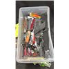 Image 3 : BIN OF ASSORTED KNIVES