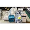 Image 1 : LOT OF BEDDING SHEETS AND THROW BLANKETS
