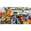 Image 3 : SHELF OF ASSORTED ITEMS INCLUDING; HOME DECOR, BEER BUCKETS, DIGITAL SCALE & MORE