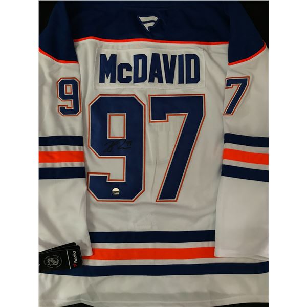 CONNOR MCDAVID SIGNED EDMONTON OILERS JERSEY ( KB AUTHENTICS COA)