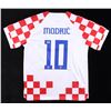 Image 1 : LUKE MODRIC SIGNED SOCCER JERSEY (BECKETT COA)
