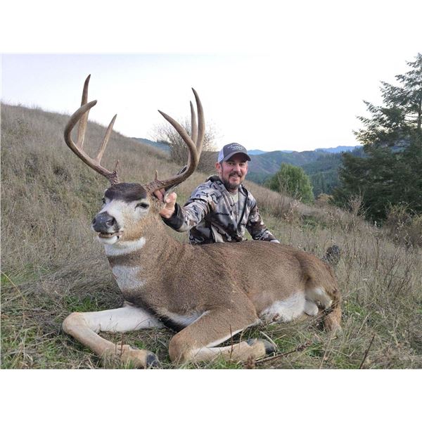 OREGON COLUMBIAN BLACKTAIL DEER HUNT