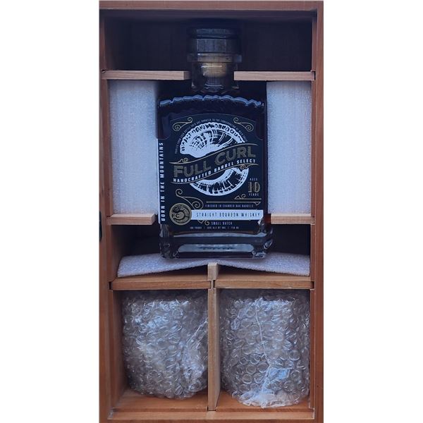 Full Curl 10 Year Bourbon Wiskey w/ 2 Glasses & Wood Case