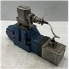 Image 3 : Moog #J061-103 Hydraulic Servo Valve