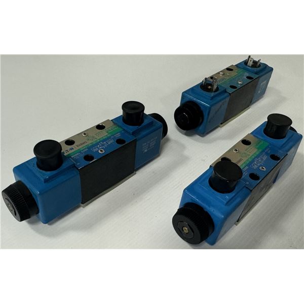 (3) Eaton #DG4V-3S-6C-M-U-B5-60 Valves