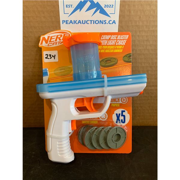 Nerf  Cat Catnip Disc Blaster With Light Chase