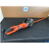 Image 1 : Black And Decker Hedge Trimmer Rotating Handle Working