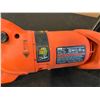 Image 2 : Black And Decker Hedge Trimmer Rotating Handle Working