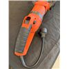 Image 5 : Black And Decker Hedge Trimmer Rotating Handle Working