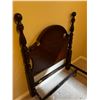 Image 2 : Twin Headboard and Bedframe