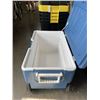 Image 3 : WOODS ROLLING COOLER, 65 LITRES