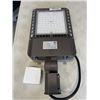 Image 2 : BRAND NEW 200W LED PARKING LOT LIGHT WITH PHOTOCELL