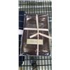 Image 3 : KING SIZE DUVET COVER SET AND 4 PILLOW SHAMS