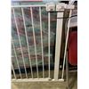 Image 2 : BABY GATE