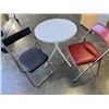 Image 2 : PATIO TABLE AND 2 CHAIRS