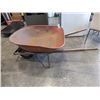 Image 1 : WHEELBARROW