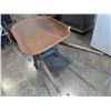 Image 2 : WHEELBARROW