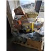 Image 1 : PALLET OF ABANDONED AUCTION ITEMS