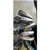 Image 4 : SET OF GOLD CLUBS AND VINTAGE CADDY