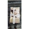 Image 2 : KING SIZE DUVET COVER SET AND 4 PILLOW SHAMS
