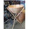 Image 2 : SALAD BOWL ON STAND, LAUNDRY HAMPER AND BASKET