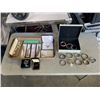 Image 1 : 10 NECKLACES AND BOX OF BRACELETS/BENGALS