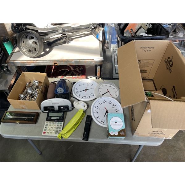 BOX OF ASSORTED HOUSEHOLD ITEMS